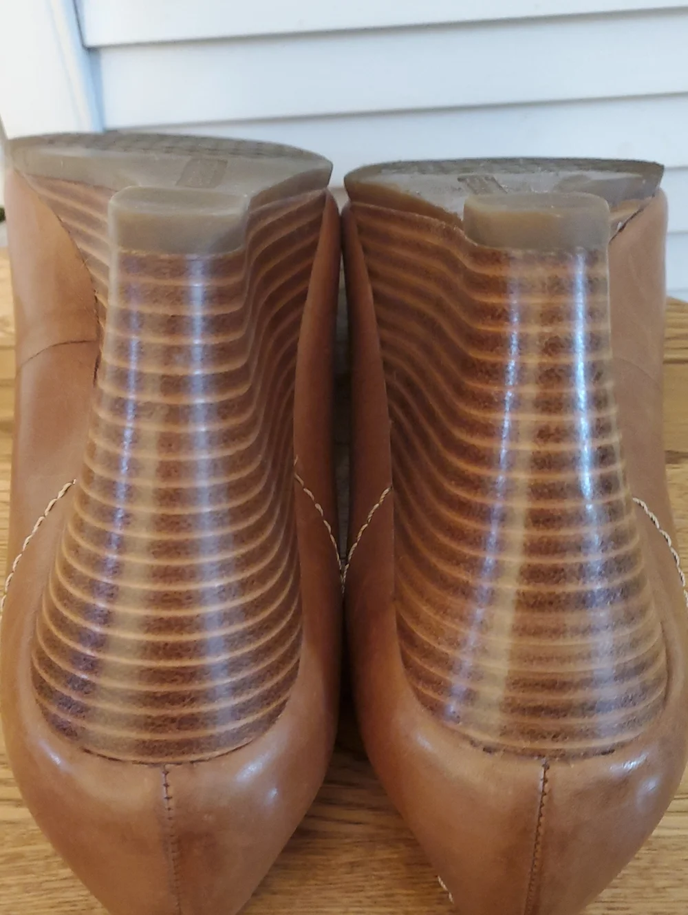 AEROSOLES y2k sleigh